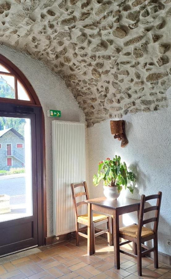 Saint-Colomban-des-Villards Auberge Du Glandon المظهر الخارجي الصورة